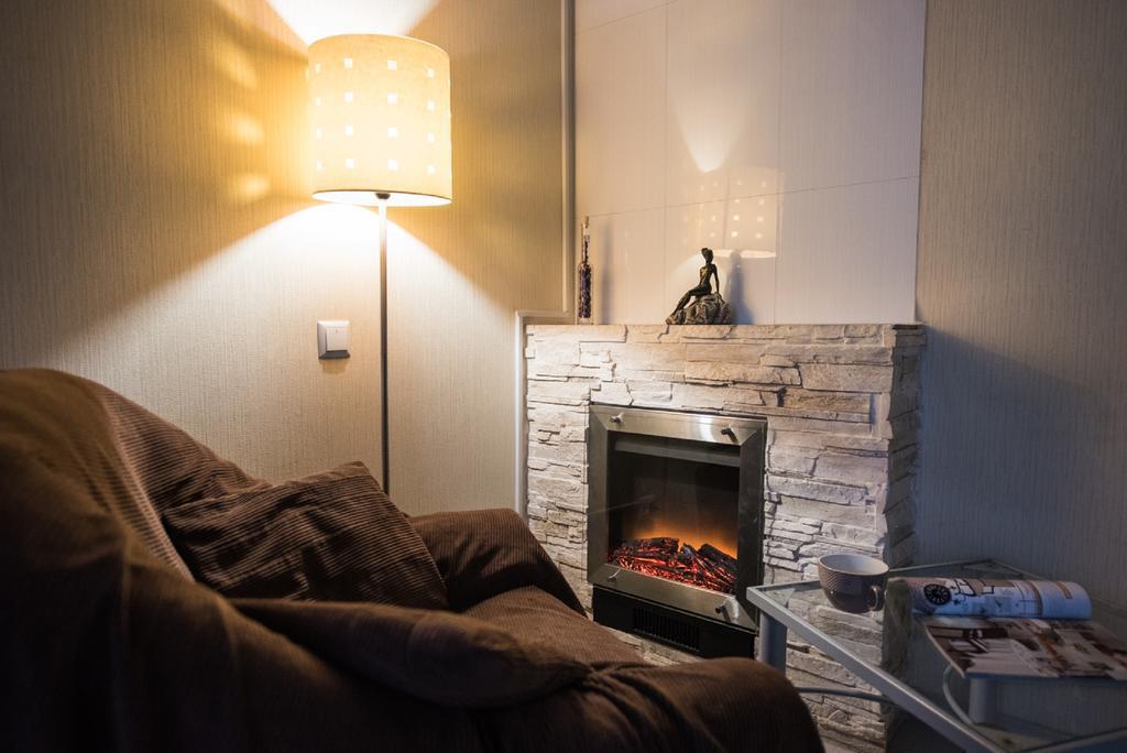 Studio Ember At Maidan Konstytutsii Harkov Kültér fotó
