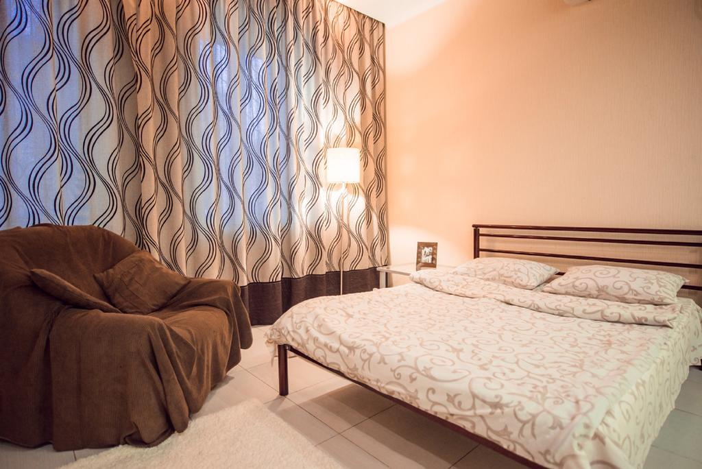 Studio Ember At Maidan Konstytutsii Harkov Kültér fotó